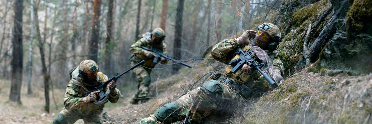 Joueurs d'airsoft sur le terrain