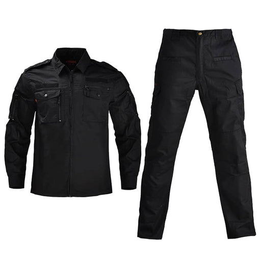 Pantaloni e camicia neri dell'uniforme tattica